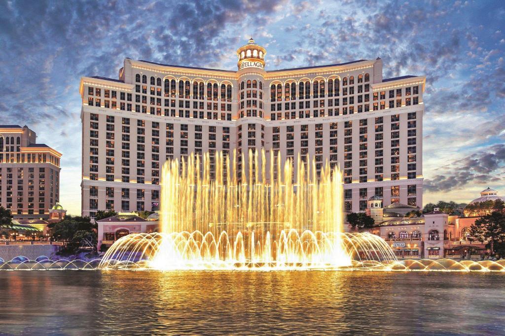 mgm closes casino and hotel